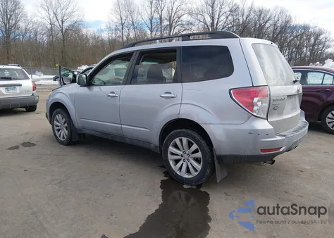 2013 Subaru Forester 2.5X Premium z USA, uszkodzony, nr VIN JF2SHADC7DH424683